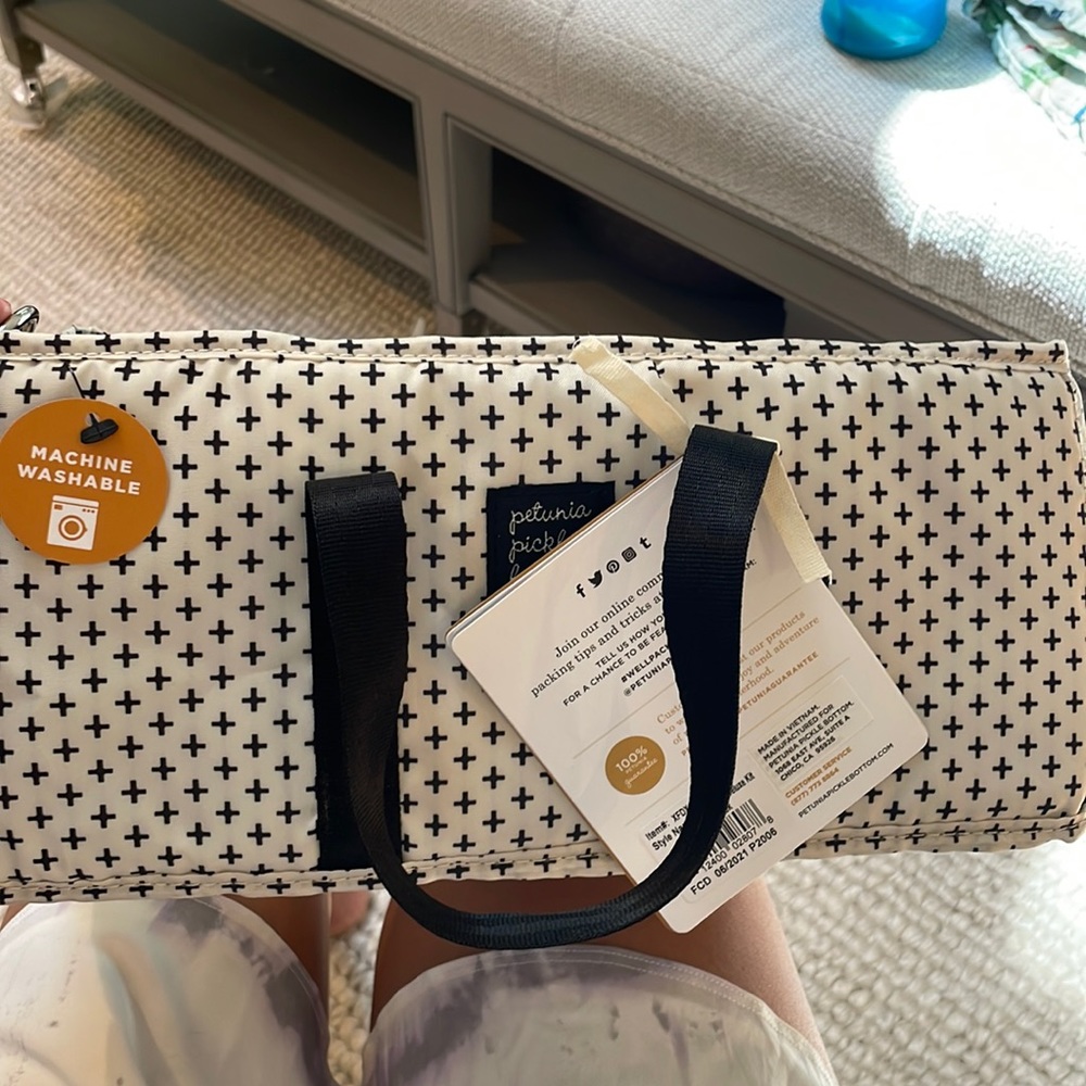 Petunia pickle bottom intermix system. Never used. Still has tags.